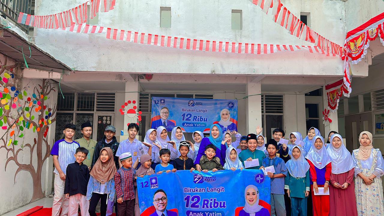 Ira Nadya Octavira Caleg PAN DPRD PROV JABAR V (Kota-Kab. Sukabumi) Serahkan Santunan Anak Yatim.
