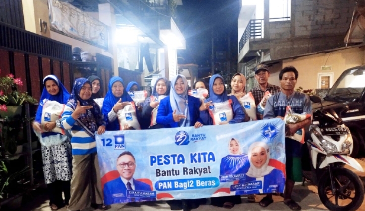 Dian Ekawaty Caleg PAN DPRD JABAR III Berbagi Beras Bantu Masyarakat